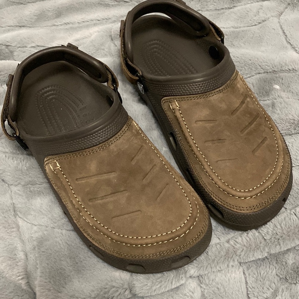 Mens Crocs Size 9